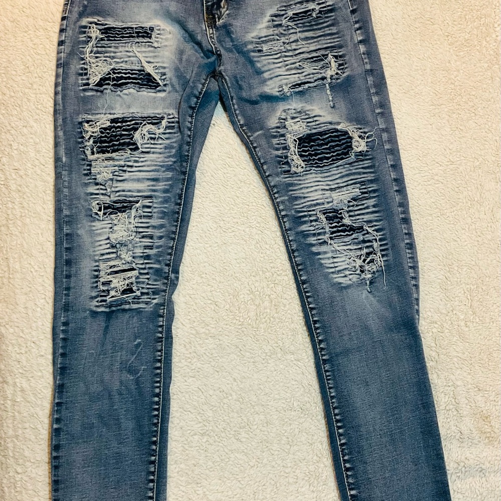 Distressed Blue Jeans Size 32x32